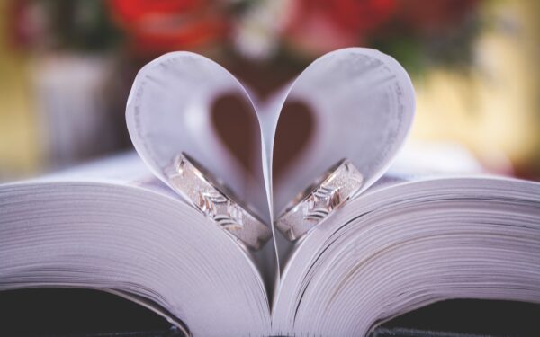 27 versículos bíblicos para escrever no convite de casamento